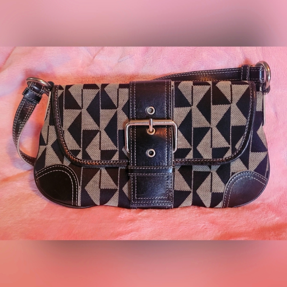 KC VEGAN Geometric Black and Tan Bag